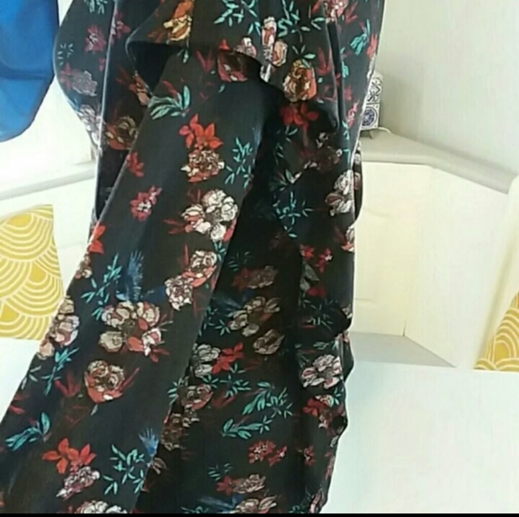 Free people floral keyhole ruffle top - Picture 5 of 8